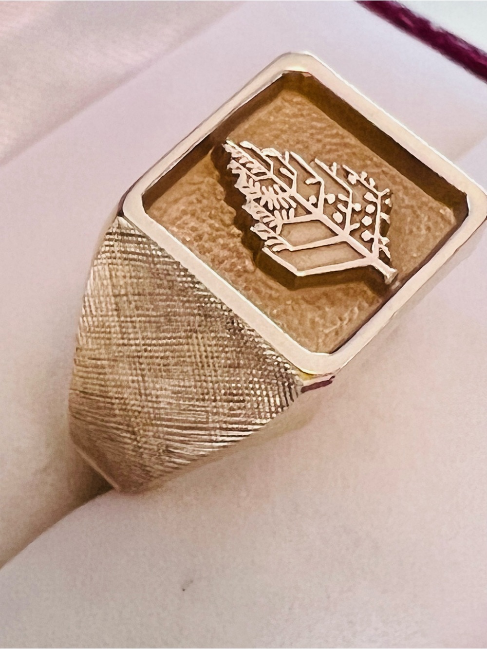 Vintage Heavy 10K Gold Four Seasons Hotels 1970s Milestone Service Award Ring